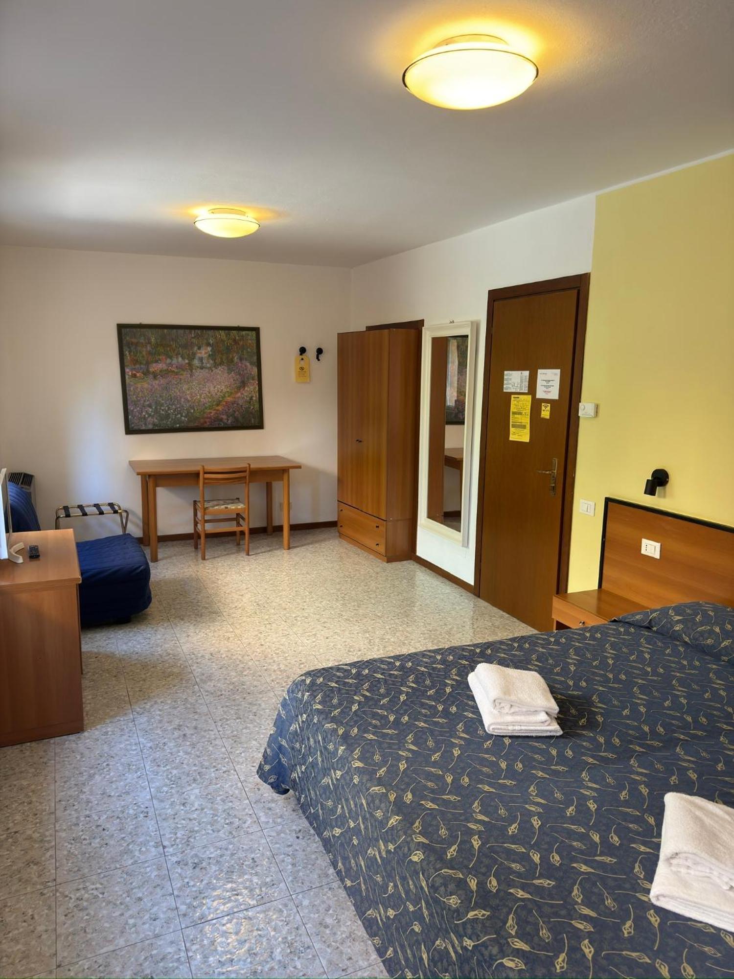 Hotel Benacus Bardolino Exterior photo