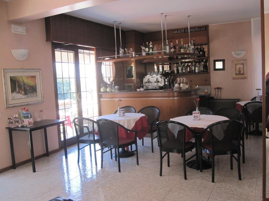 Hotel Benacus Bardolino Exterior photo