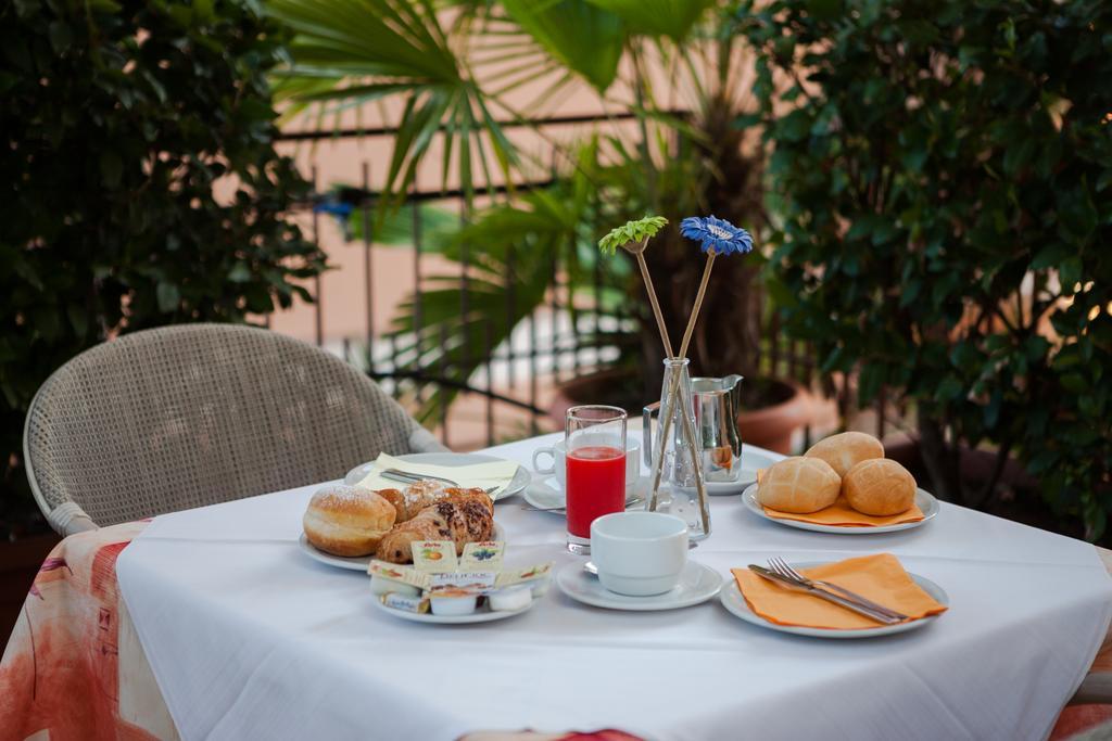 Hotel Benacus Bardolino Exterior photo