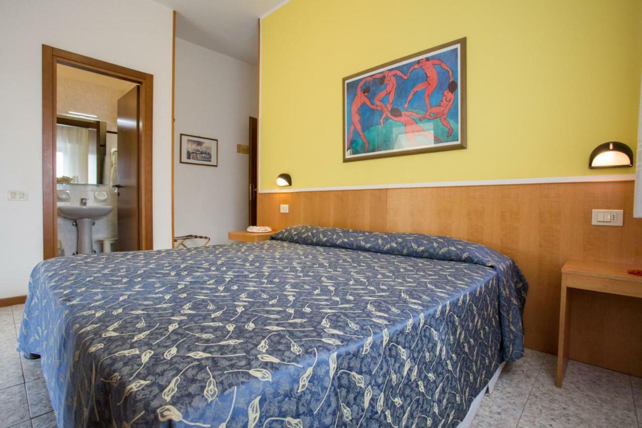 Hotel Benacus Bardolino Exterior photo