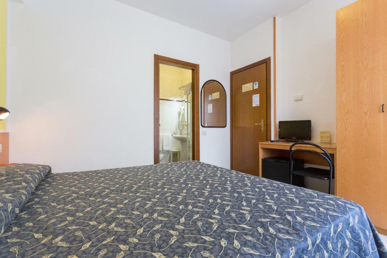 Hotel Benacus Bardolino Exterior photo