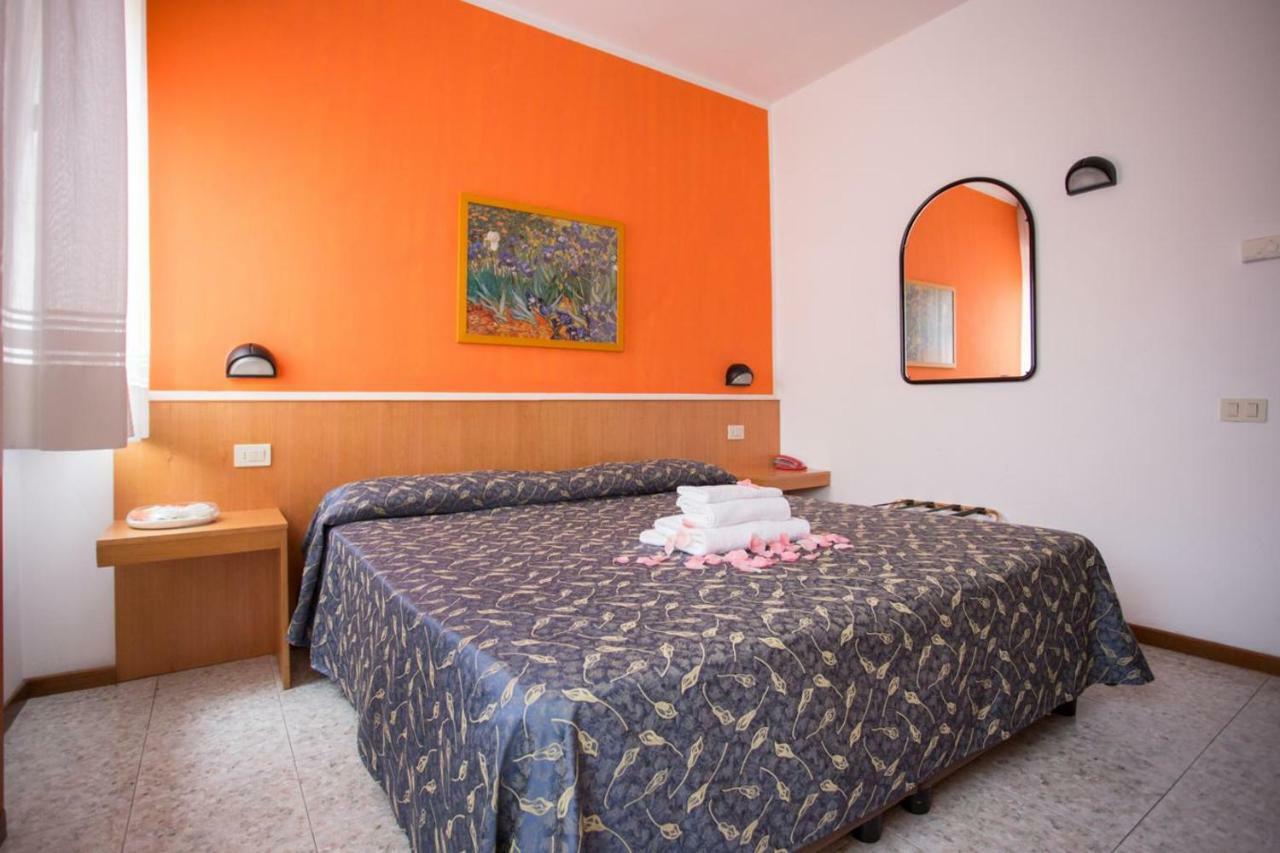 Hotel Benacus Bardolino Exterior photo