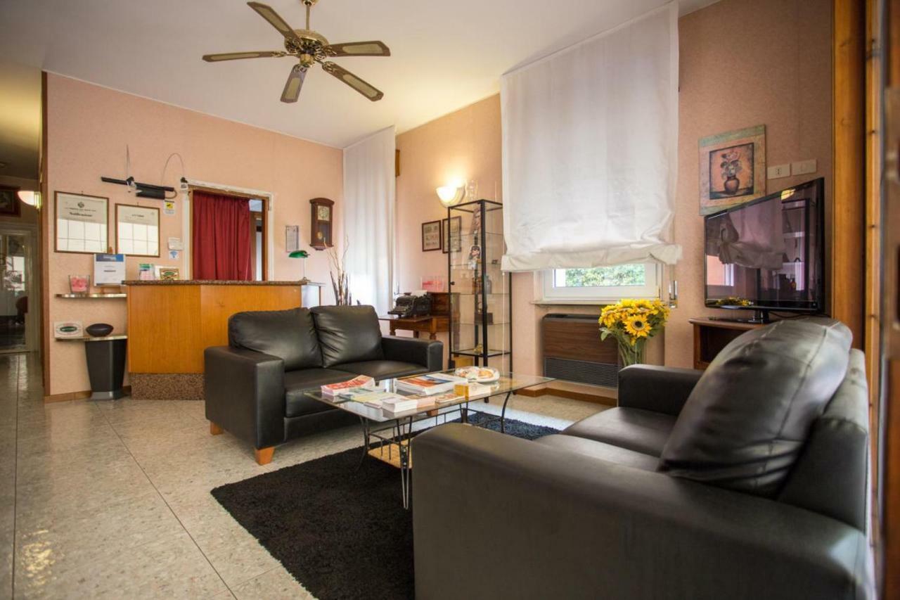 Hotel Benacus Bardolino Exterior photo
