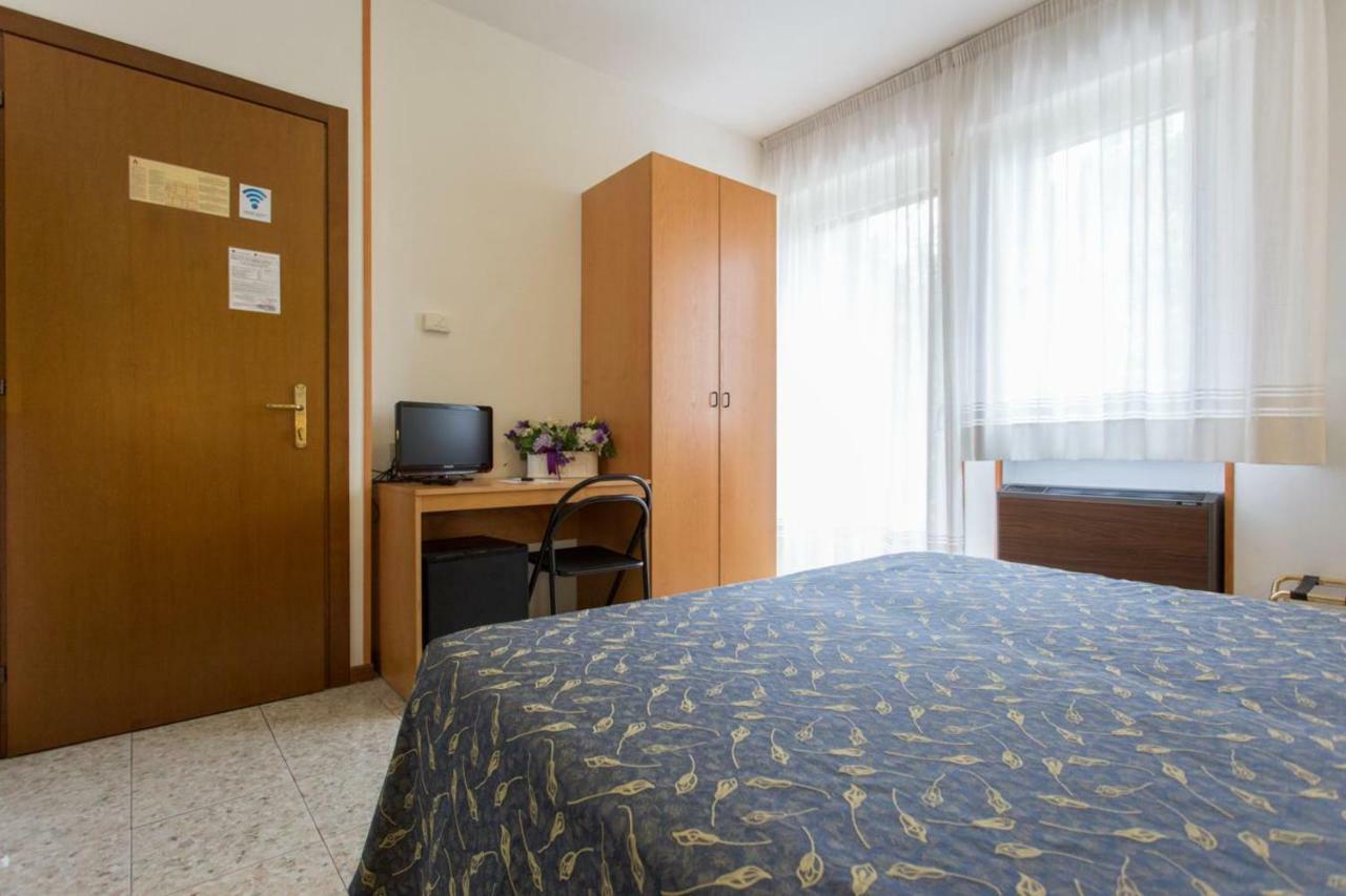 Hotel Benacus Bardolino Exterior photo