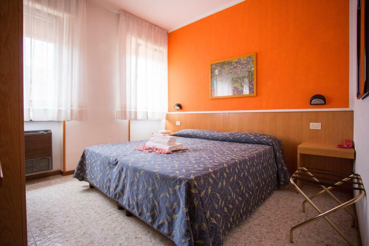 Hotel Benacus Bardolino Exterior photo